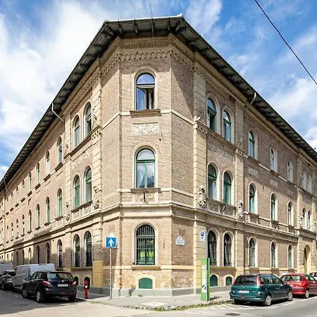 Little Joe Apartament *