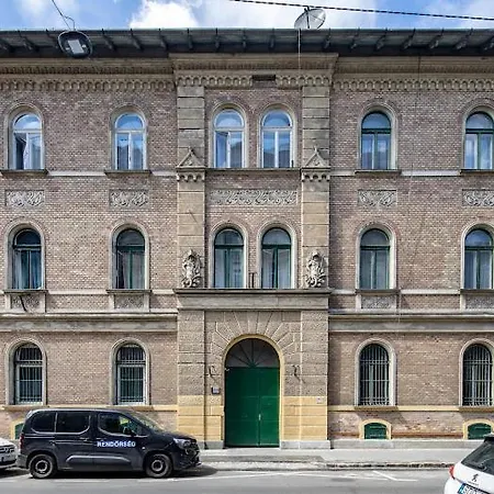 Little Joe Apartament *